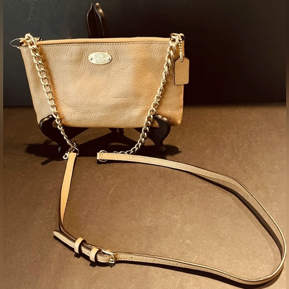 Coach leather Crossbody, gold hardware
